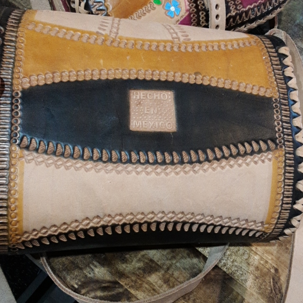 Ladies purses - Picture 4 of 8